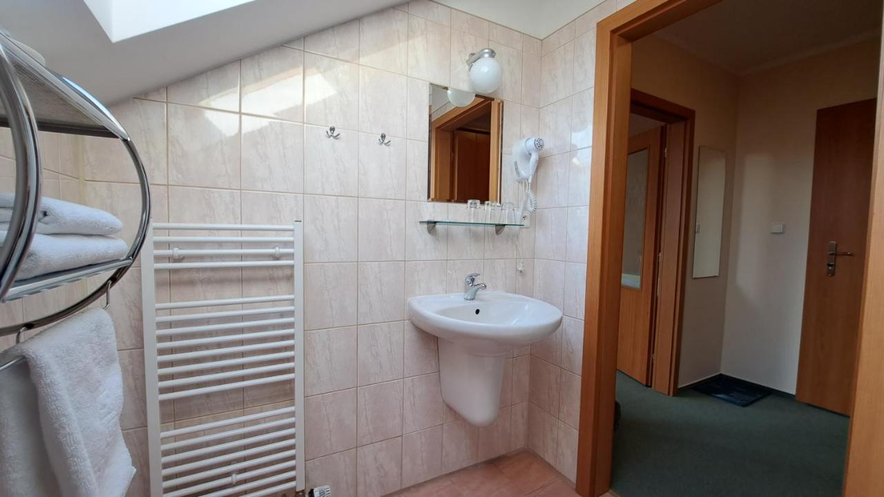 Penzion Aida Ostrava Ngoại thất bức ảnh